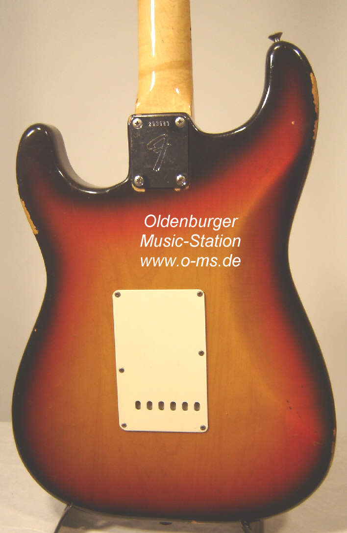 Fender Stratocaster 1970 sunburst d.jpg